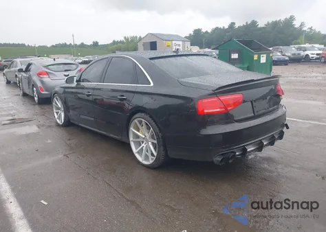 2013 Audi S8 4.0T z USA, uszkodzony, nr VIN WAUD2AFD4DN033777